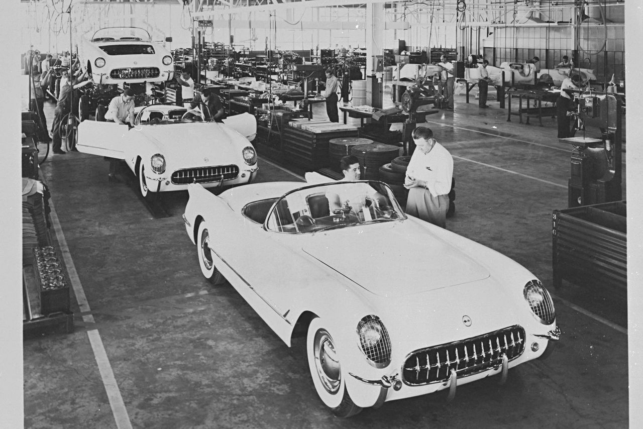 The St. Louis Assembly plant quickly became synonymous with Corvette, serving as its home for nearly three decades. Unlike the experimental, small-scale efforts in Flint, St. Louis was engineered for continuity—its sprawling lines could adapt to Corvette’s unique fiberglass construction while still sharing space with Chevrolet’s high-volume passenger models. Here, fiberglass bodies arrived from outside suppliers and were painstakingly mated to frames, then finished with trim, paint, and final inspection. The plant’s investment in specialized techniques and skilled labor gave Corvette the stability it needed to survive its fragile early years and grow into a fixture of Chevrolet’s lineup. (Image courtesy of GM Media LLC)