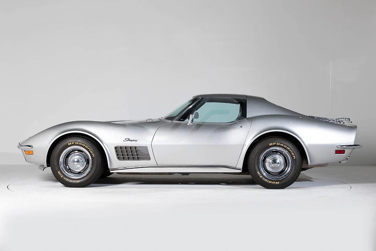 The 1972 Corvette—seen here in Pewter Silver Metallic—quietly marked the end of several long-standing Stingray traditions. It was the final year for both the removable rear-window panel and the beloved chrome bumpers front and rear, features that had defined the C3’s character since 1968. It was also the last model year to offer the big-block 454, closing the door on the era of high-displacement Corvette muscle. Subtle on the surface but historically significant, the ’72 stands as the last truly classic, chrome-bumper Stingray before federal regulations reshaped the Corvette’s look and personality.