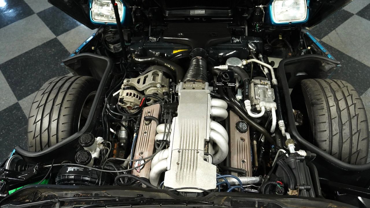 All base-model 1989 Corvettes came equipped with the 245 horsepower, L98 350-cubic-inch small block V8 engine.