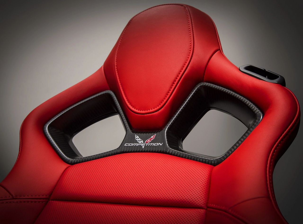 The Competition Sport bucket seats (RPO AE4) were a late-availability option on every 2014 Stingray—1LT/2LT/3LT, coupe and convertible, with or without Z51. Trim/material pairings varied by package (e.g., sueded-microfiber inserts on 1LT; additional leather/Nappa options on 2LT/3LT).