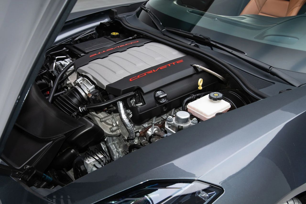 Heartbeat of the Stingray: the 6.2-liter LT1 V8—Gen-V small-block with direct injection, VVT, and AFM—rated at 455 hp (460 with the dual-mode NPP exhaust). (Image courtesy of RK Motors)