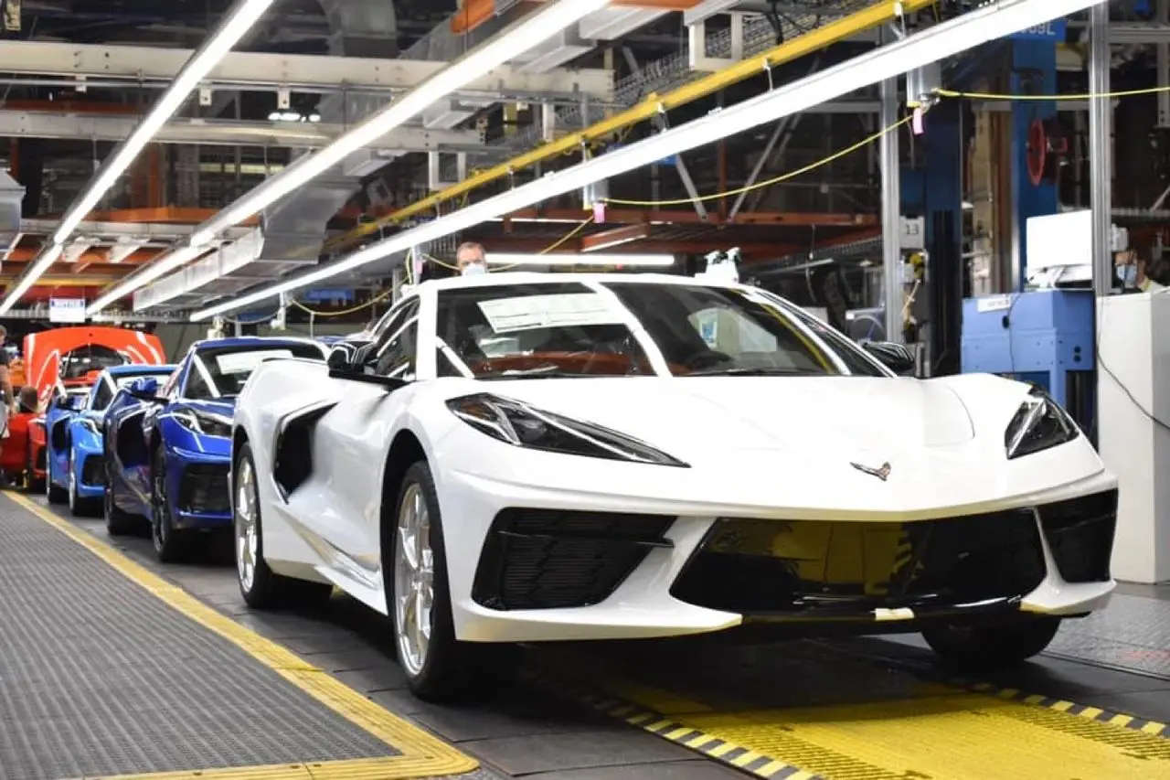 ChatGPT said:  Bowling Green built 2021 Corvettes in sprints, with a start-stop cadence driven by supplier outages, freight bottlenecks, and even the February deep-freeze that choked deliveries. Specific components—most notably TR-9080 DCT and electronic modules—went short, prompting targeted shutdowns rather than stockpiling incomplete cars. To keep promises realistic, Chevrolet halted new sold orders on March 26 and later canceled the June allocation cycle. Summer brought the same pattern—run, pause, restart—compounded by logistics snarls and COVID-era absenteeism. Even so, the year closed at 26,216 Stingrays built, though customers saw shifting target weeks and tighter constraints on popular options.