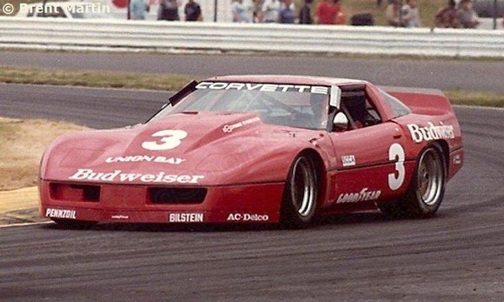 Opening day proved the point. On May 6, 1984 at Road Atlanta, Darin Brassfield’s bright-red No. 3 DeAtley Corvette seized the lead on lap 11 and never looked back, controlling the final 30 laps to win decisively. David Hobbs capped the statement with third, delivering a DeAtley 1–3 in the season opener. (Image courtesy of photographer Brent Martin)