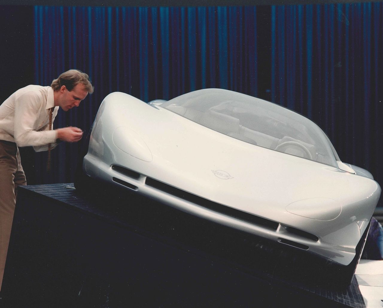GM Designer Tom Peters works on the 1986 Corvette indy Concept/Show cr ahead of its reveal at the Detroit Auto Show.  (Image courtesy of GM Media LLC.)