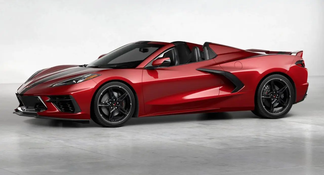 New-for-2021 Red Mist Metallic Tintcoat—a deep tri-coat that replaced Long Beach Red and instantly became a top-three C8 color, showing off the Stingray’s sharp surfacing with a candy-like glow.