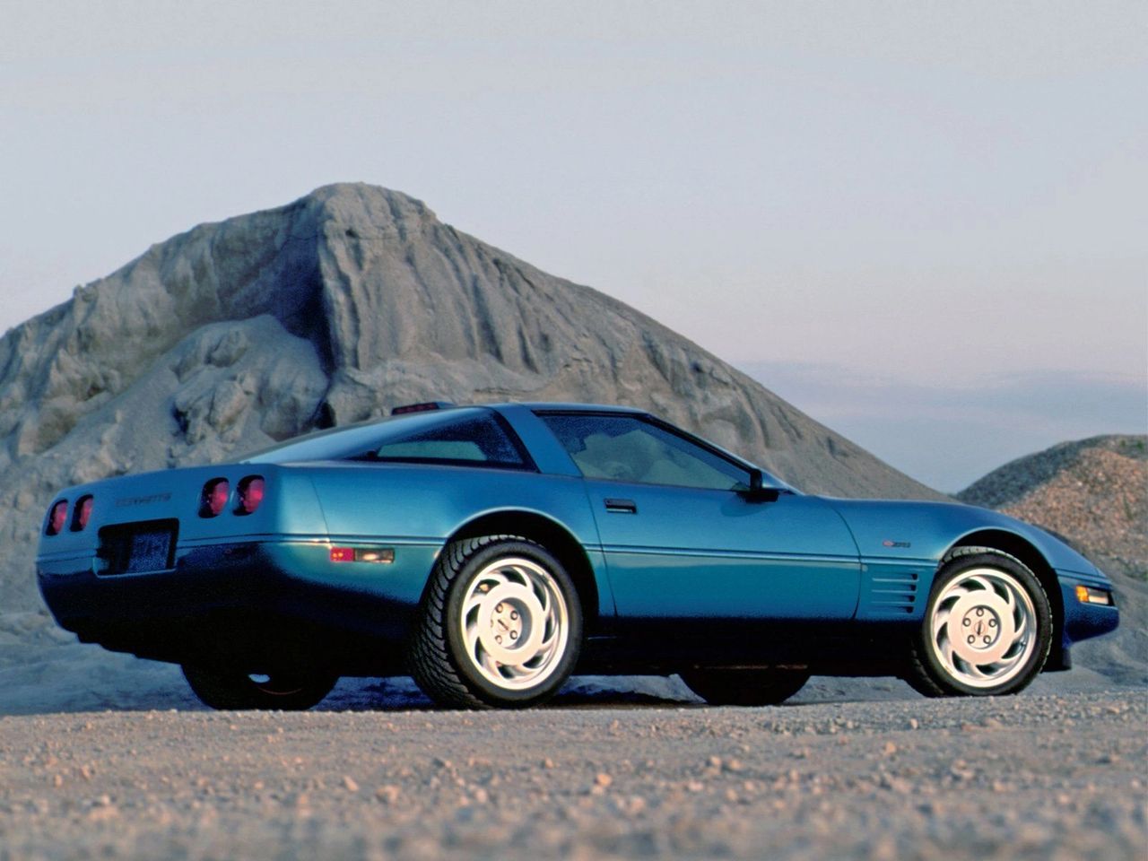 1991 ZR-1 Corvette (Image courtesy of GM Media LLC)