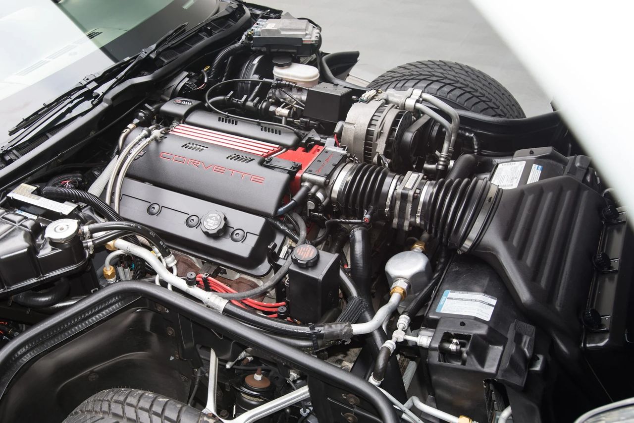 To help differentiate it from the LT1, the LT4 was "dressed" in red.  Each LT4 engine featured a red intake manifold, red plug wires, and a "GRAND SPORT" nameplate on the throttle body, even on non-Grand Sport models. (Image courtesy of RK Motors)